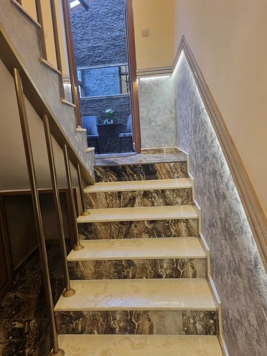 Продава се Четиристаен апартамент в Бургас, Център - 92 кв.м за 3805 €/кв.м - Снимка #13