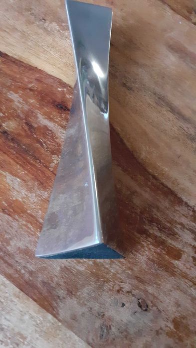 метален свещник антикварен, дизайнерски, стабилен масивен хром