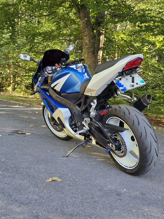 SUZUKI GSX-R 750 ( VALABIL 2 ZILE )