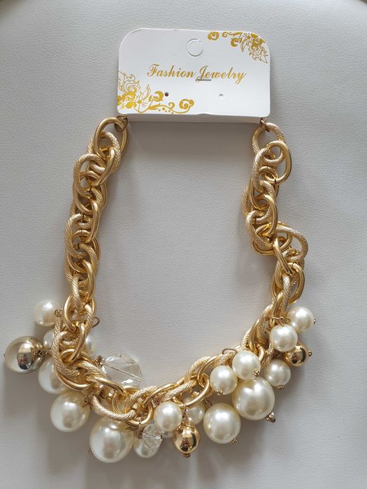 Екстравагантно колие