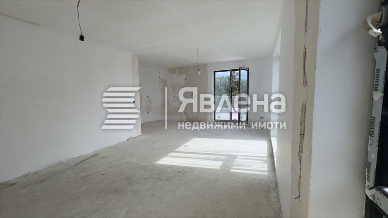 Продава се Тристаен апартамент в Варна, м-т Траката - 126 кв.м за 1858 €/кв.м - Снимка #1