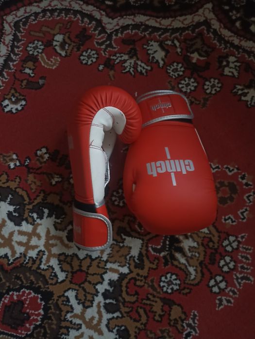 Бокс. Перчатки clinch 8.oz