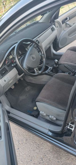 Chevrolet Gentra.