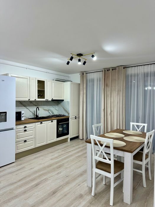 Prima inchiriere - apartament modern, curte proprie, parcare