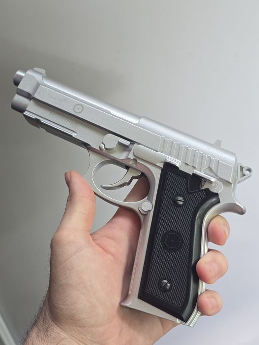 Pistol Airsoft Cybergun NBB