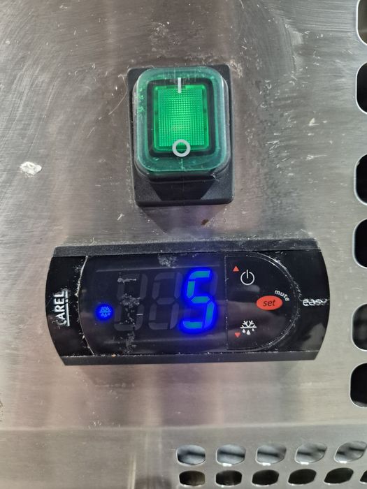 Vitrina rece frigorific, salatiera