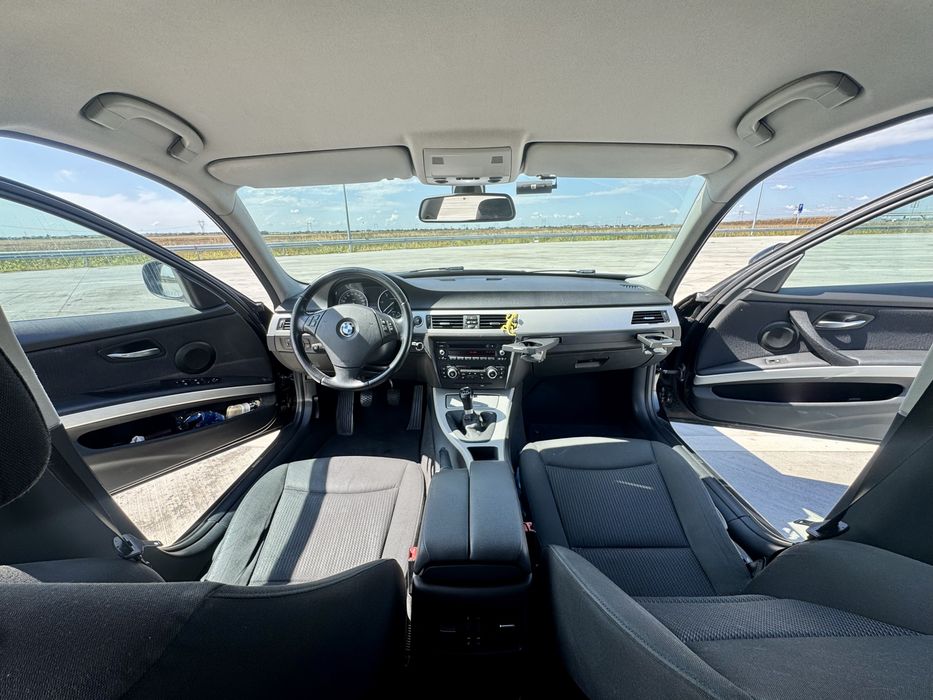 BMW E90 Seria 3 2011