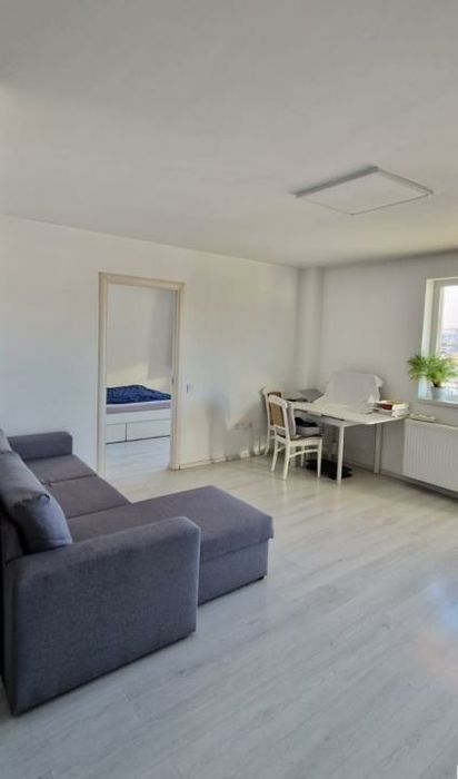 Închiriez apartament