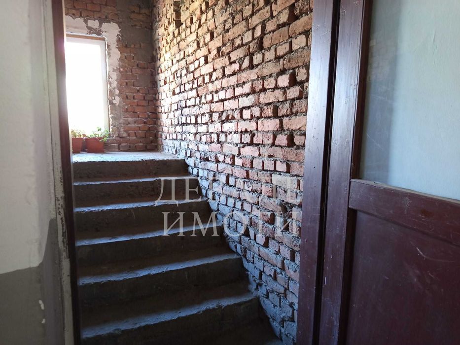 Продава се Етаж от къща в Русе, Дружба 2 - 108 кв.м за 591 €/кв.м - Снимка #12