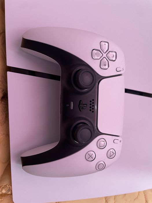 PS5 (2 luni de utilizare)