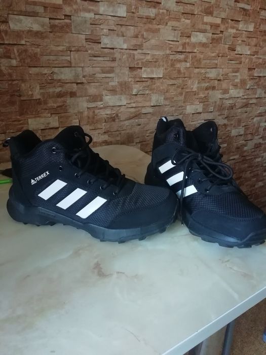 НОВЫЕ!! Зимние кроссовки