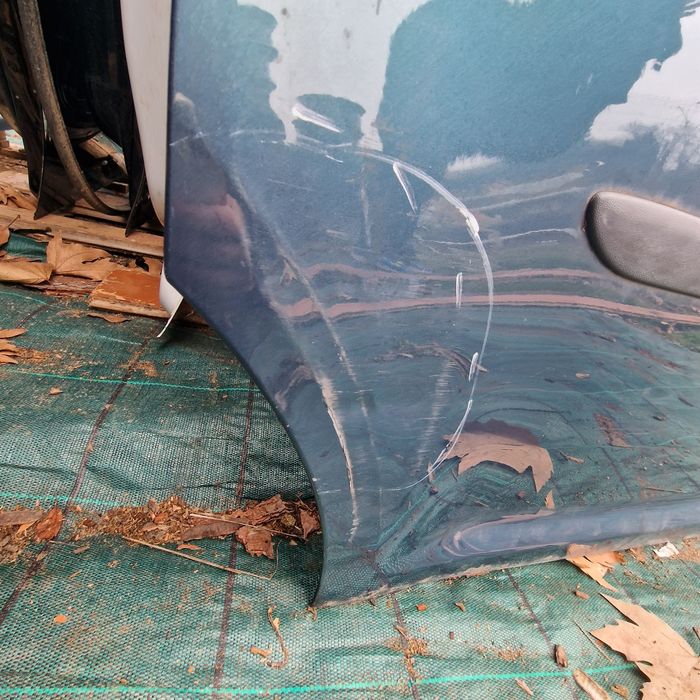 VW Caddy 2019 предна дясна врата задна дясна врата