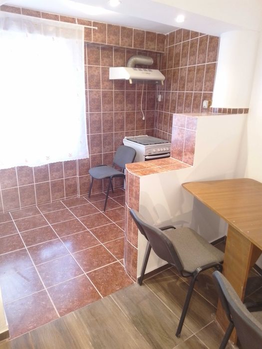 Vand Apartament 2 Camere Decomandat Strehaia Zona Centrala