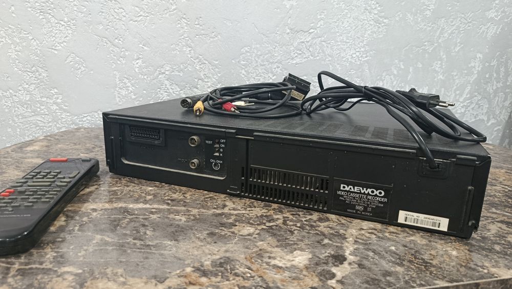Видеомагнитофон Daewoo DVR-4379D (VHS)
