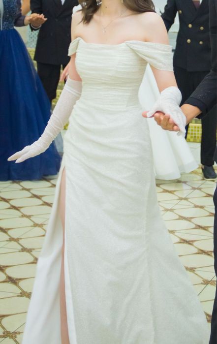 Выпускное платье блестящее