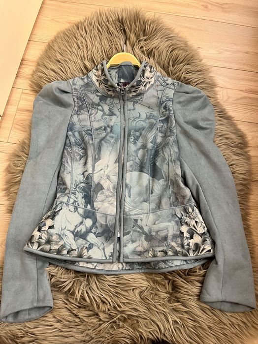 Якенце блейзър на 29 Desires