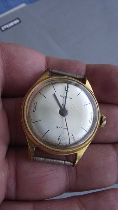 ЧАСОВНИК - "ВОЛНА" / 22камъка позлата - рядко срещан.