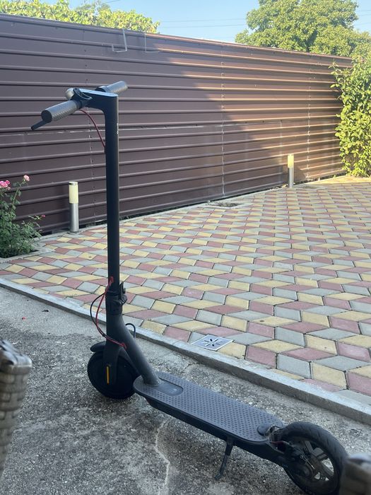 Vand trotineta electrica xiaomi m365!!