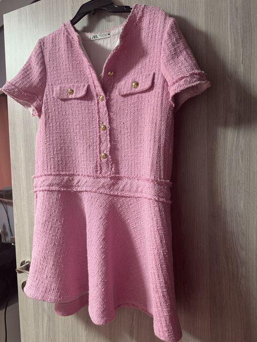 Розова рокля букле Zara