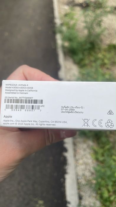Продам оригинал airpods новые