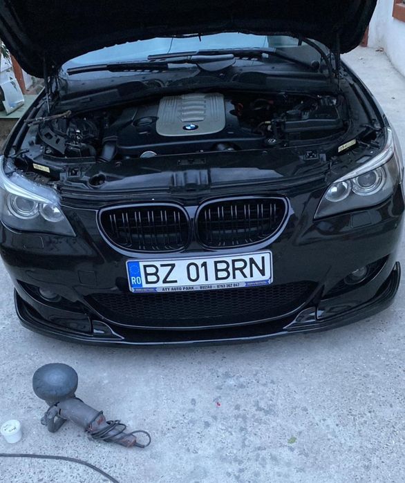 Spoiler fusta lip prelungire bara fata BMW E60 M5 – Negru Lucios
