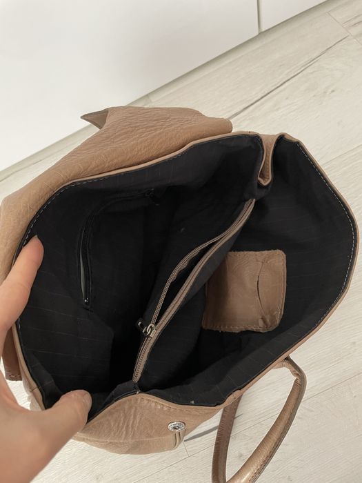 Бежова чанта естествена кожа