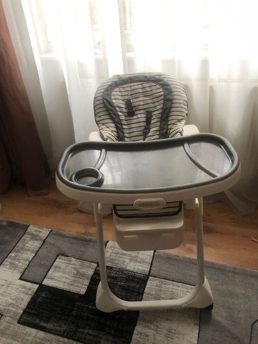 Scaun masa bebe in stare foarte buna