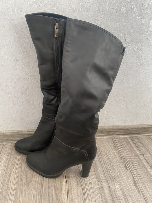 Продам зимние сапоги