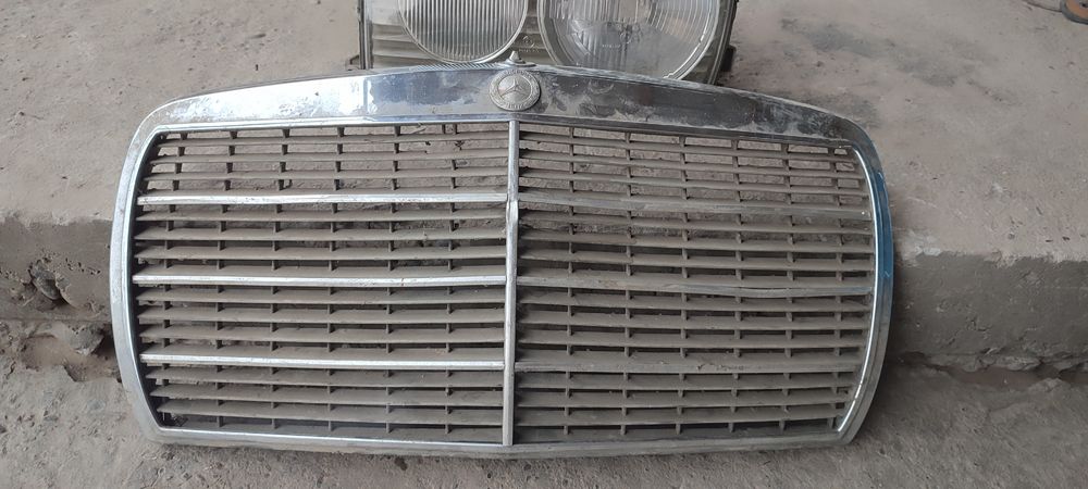 Мерс Е  140 фара ва решодка