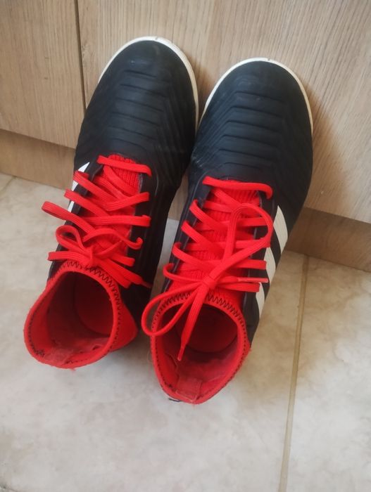 Футболни обувки !