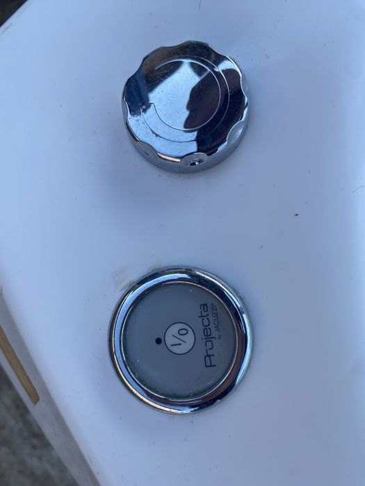 Se vinde urgent cada cu hidromasaj