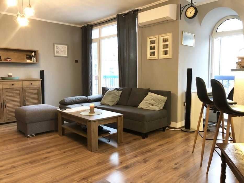 Тристаен Апартамент в Младежки Хълм