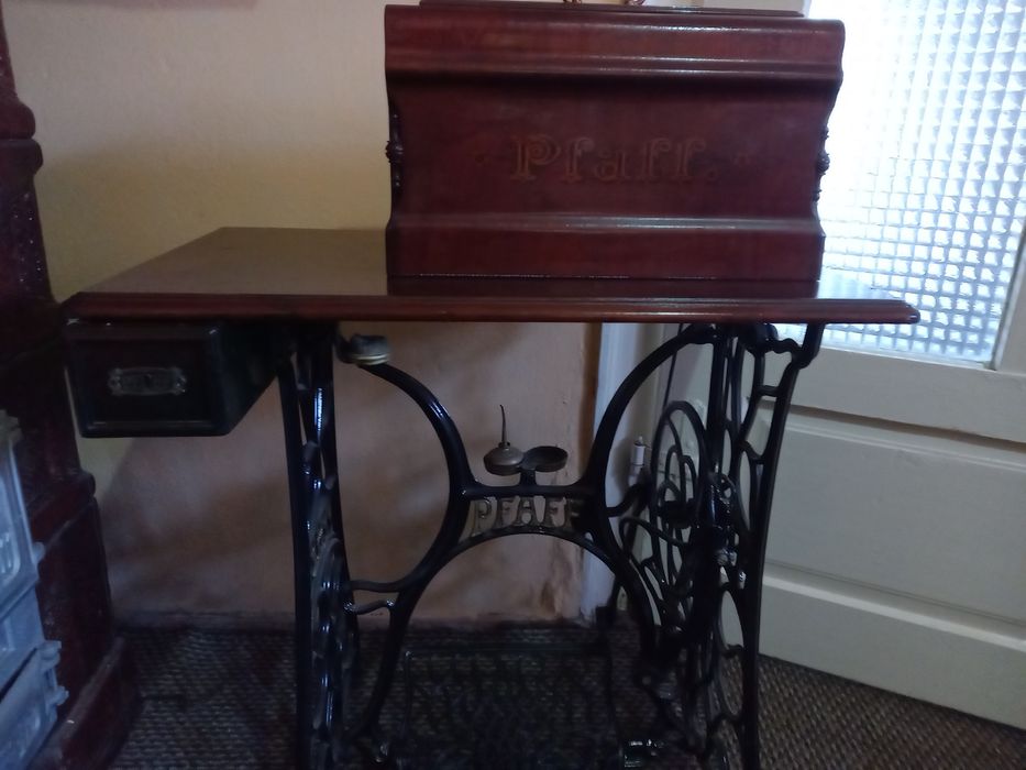 Masina de cusut PFAFF