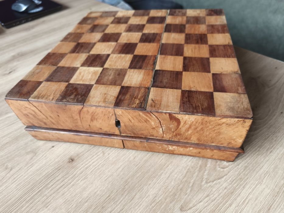 Античен масивен шах дърво ръчна изработка  от средата на 40те години