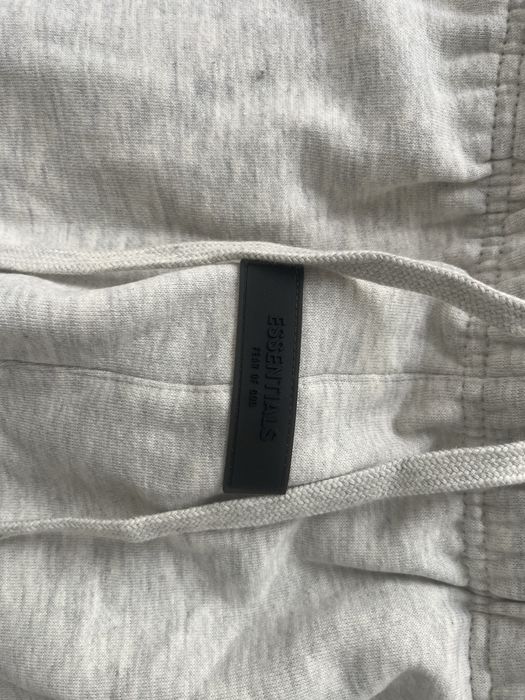 Pantaloni essentials