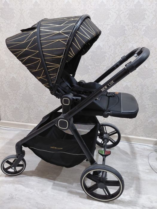 Детская коляска New Lux в хорошем состоянии