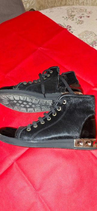 зимни дамски ботуши и боти