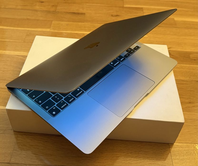 MacBook Air M1 - laptopuri noi și second hand | OLX.ro