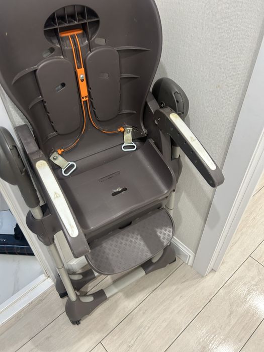 Продам детский столик для кормление