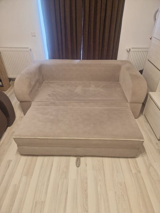 Canapea din burete, ultra-confortabilă și ușoară