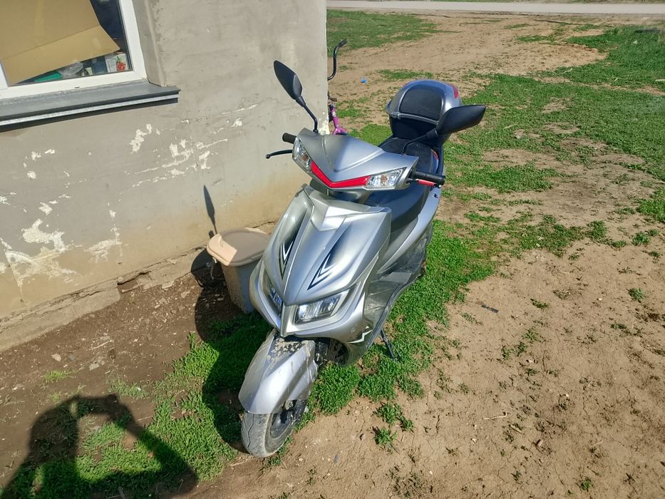 Продам скутер Jonway