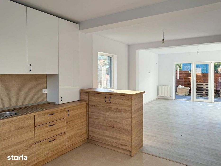 90 mp, 3 camere, grădină, loc de parcare, terasă. 1.277 Euro/mp