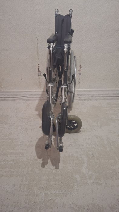 Инвалидная коляска