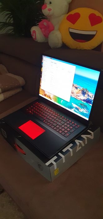 MSI Titan 18 HX A14VIG | RTX 4090 | i9‑14900HX | 128 GB DDR5 |4k 120Hz