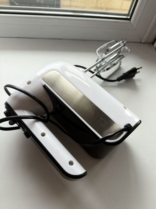 Продам ручной миксер