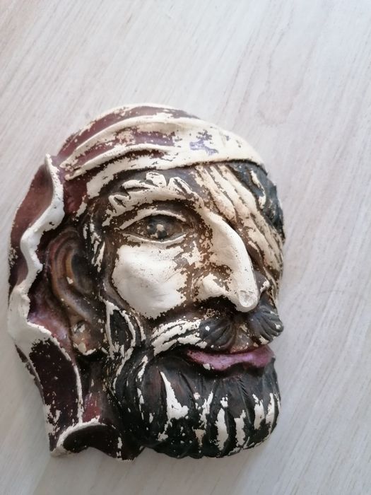 Продам гипсовое изображение пирата