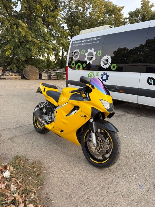 Vand honda cbr f4 in stare impecabila