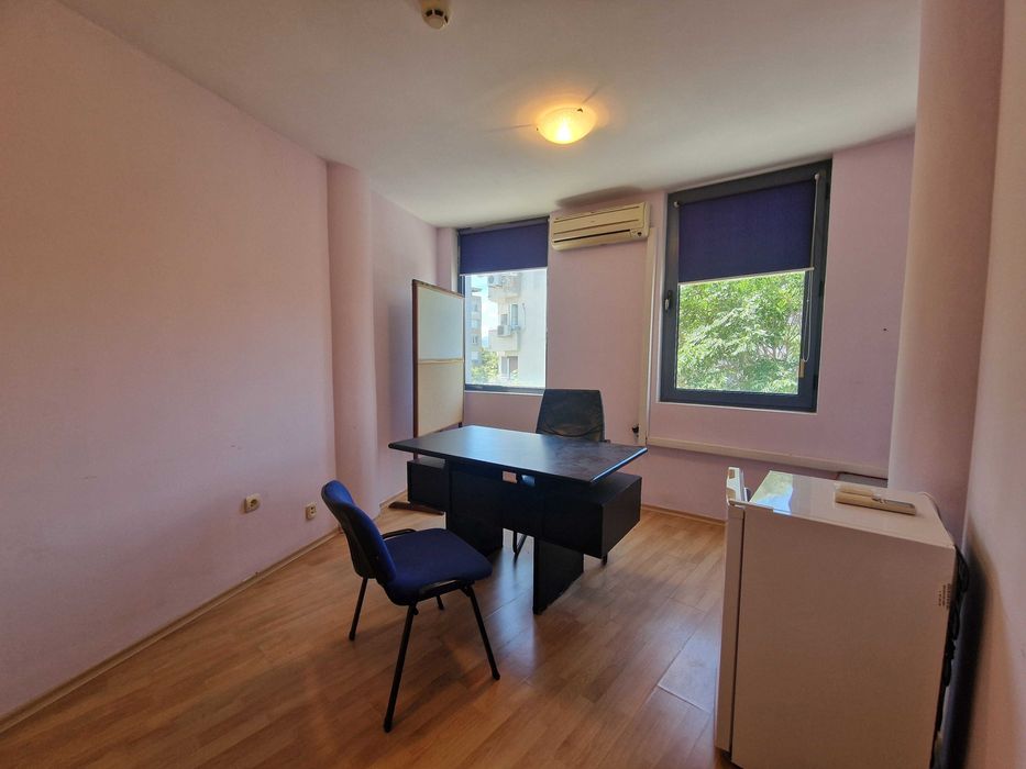 Офис за продажба находящ се в Идеален Център на гр. Благоевград