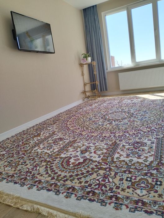 Иранский ковёр для зала