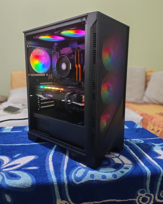 R5 5600X, RX 6800, 16 RAM, M.2 512 GEN4